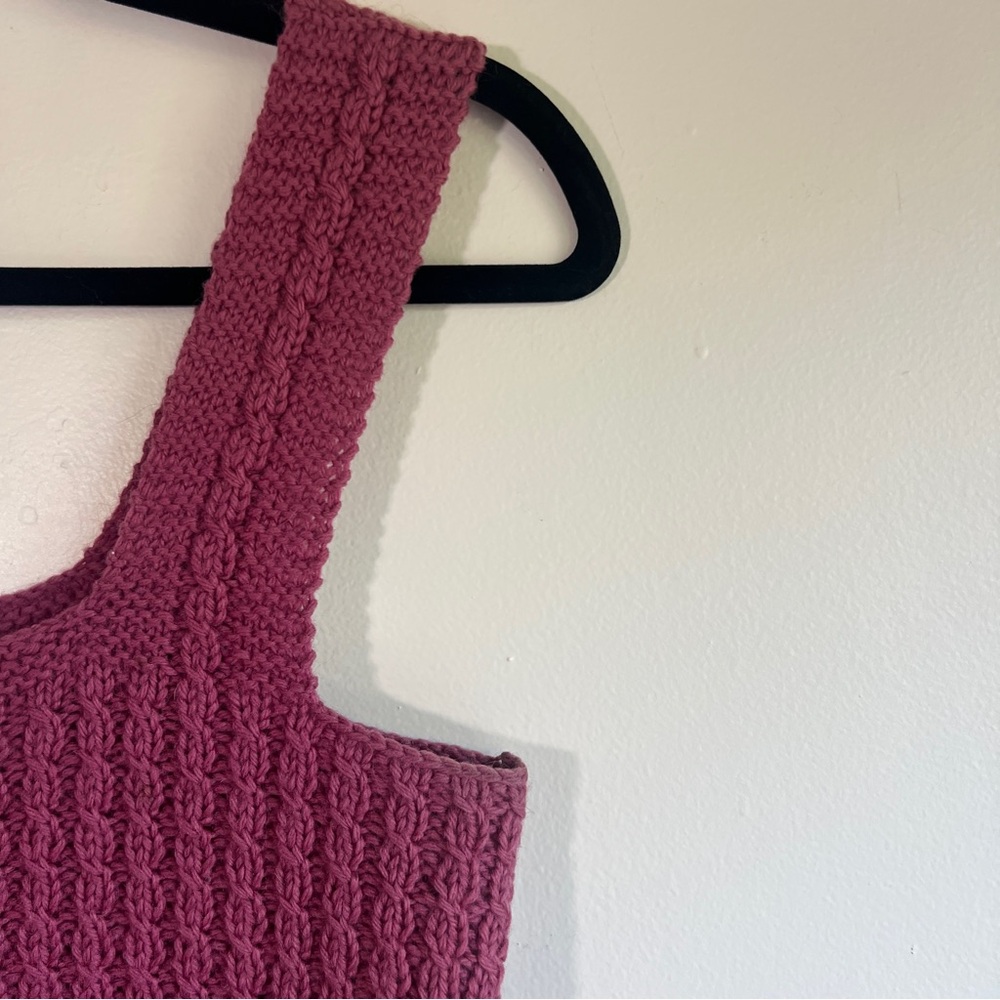 Cropped Knit Tank - Picture 2 of 6